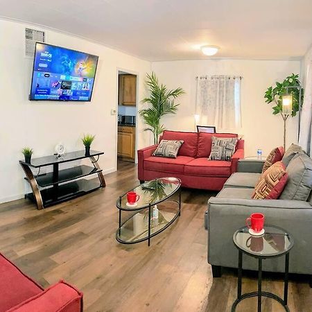 *King Bed/3Bds House Near Naval Base & 6Flags* Leilighet Waukegan Eksteriør bilde