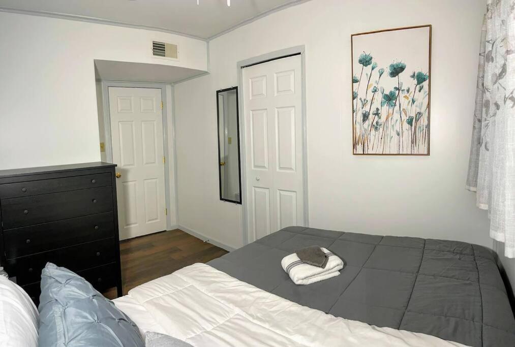 *King Bed/3Bds House Near Naval Base & 6Flags* Leilighet Waukegan Eksteriør bilde