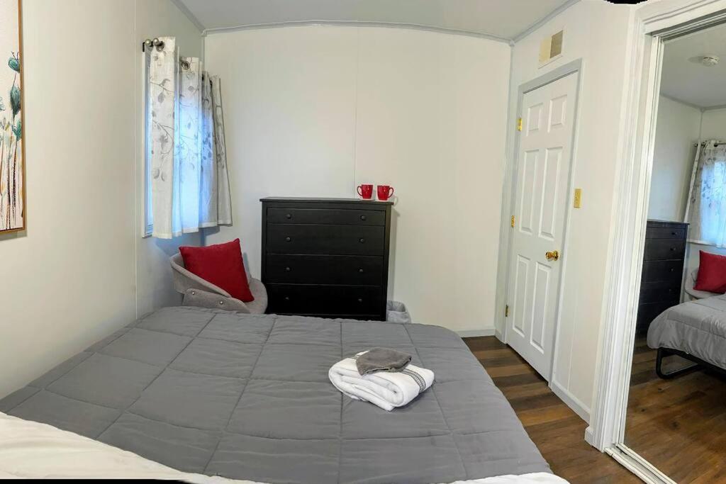 *King Bed/3Bds House Near Naval Base & 6Flags* Leilighet Waukegan Eksteriør bilde
